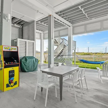 Beach View, Prime Location, Ev Charger, 6 Parking
